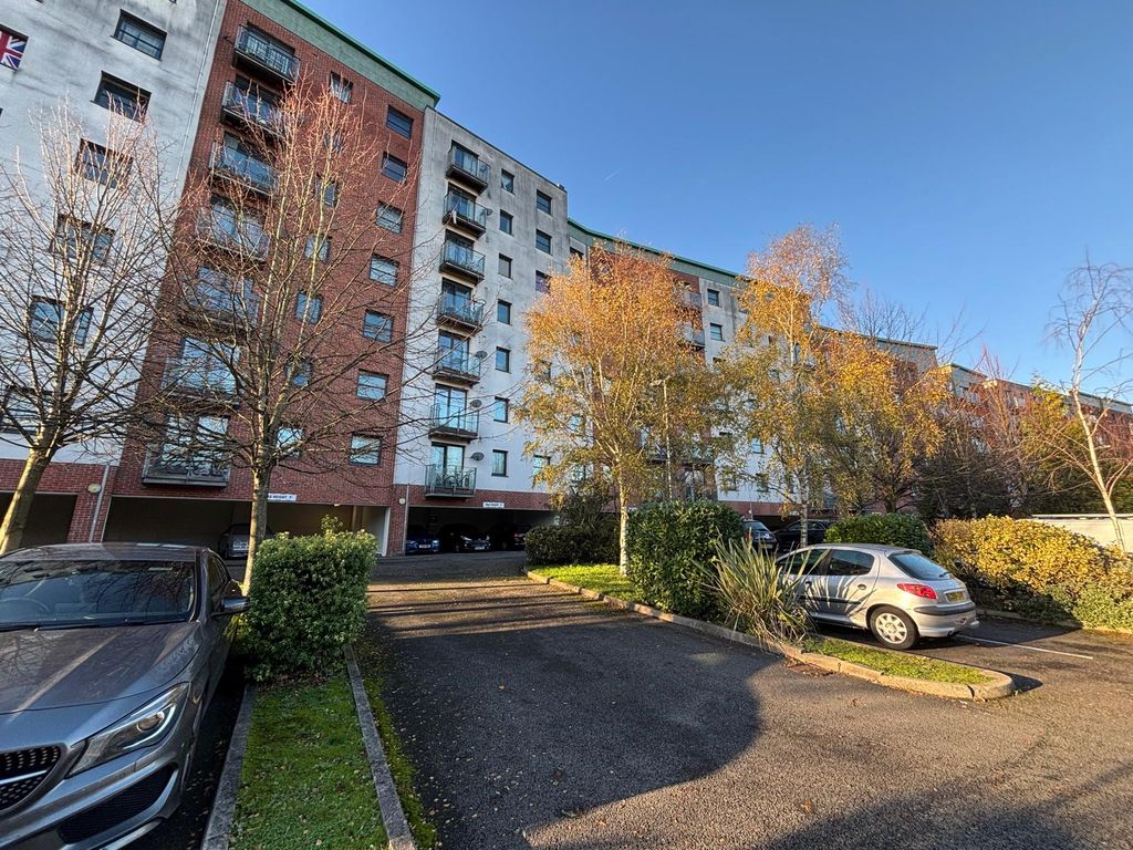 Property photo 1 of 6