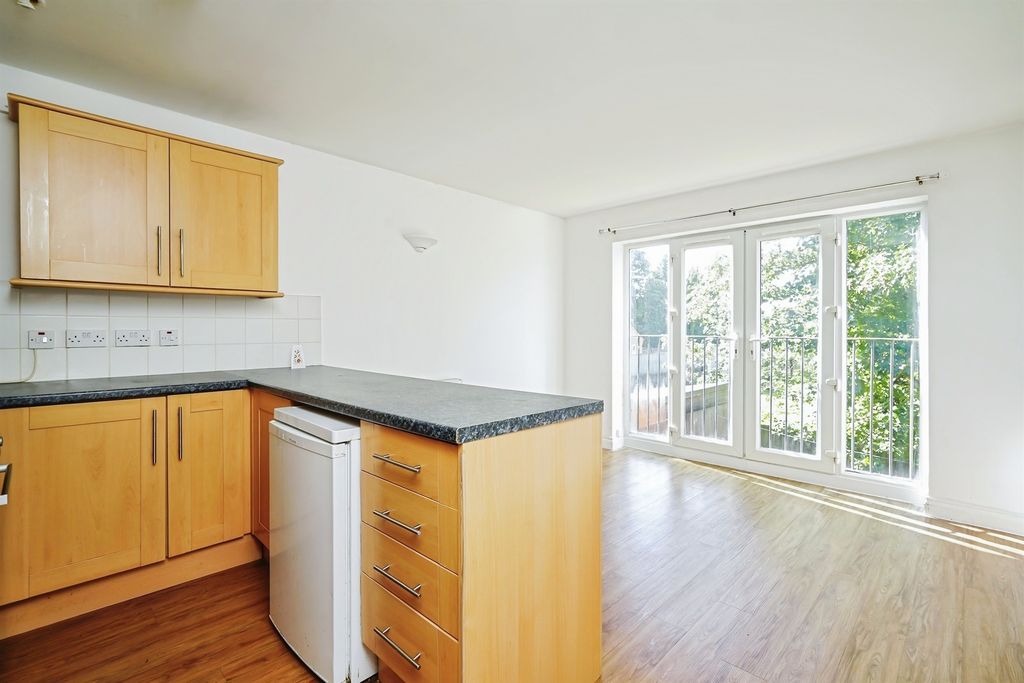 Property photo 3 of 9