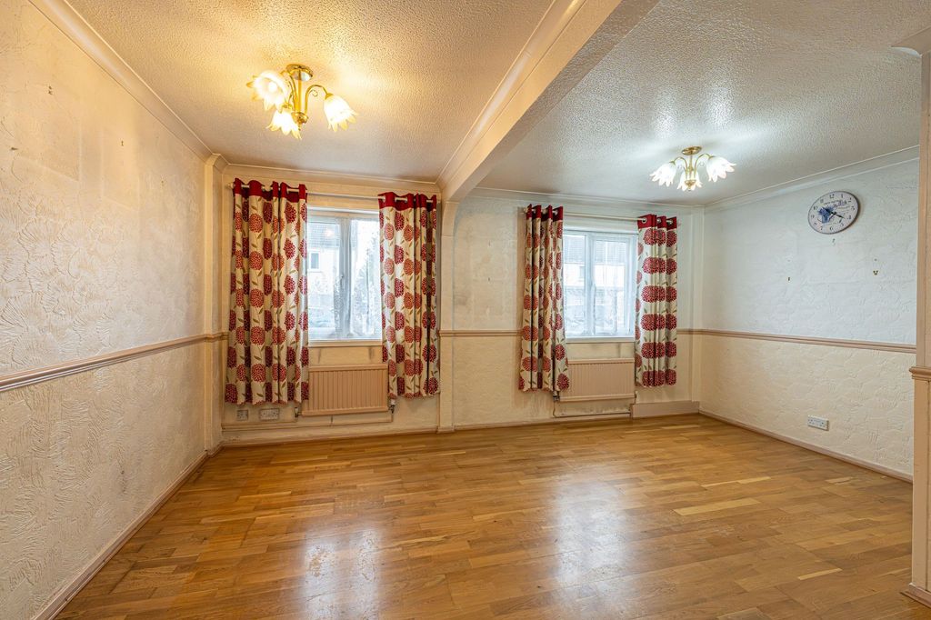 Property photo 3 of 38