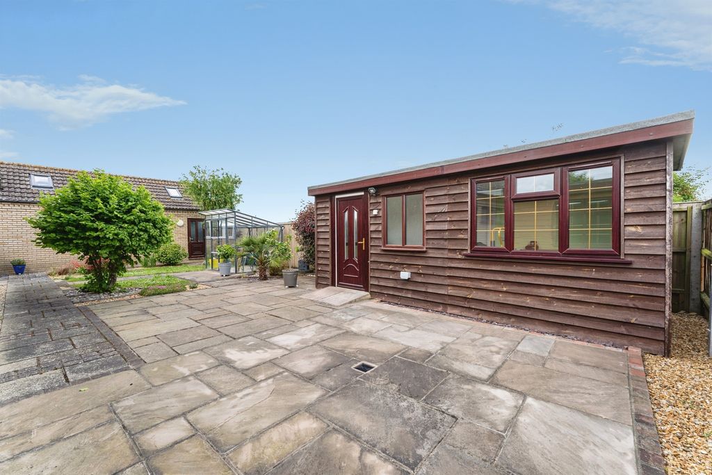 Property photo 2 of 22