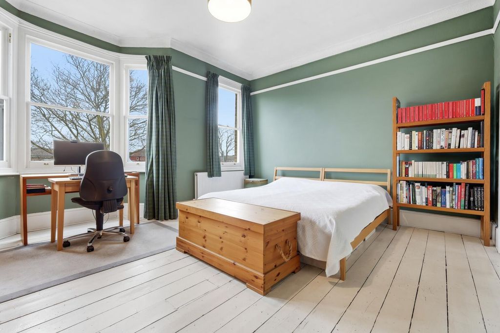 Property photo 3 of 20 Bedroom