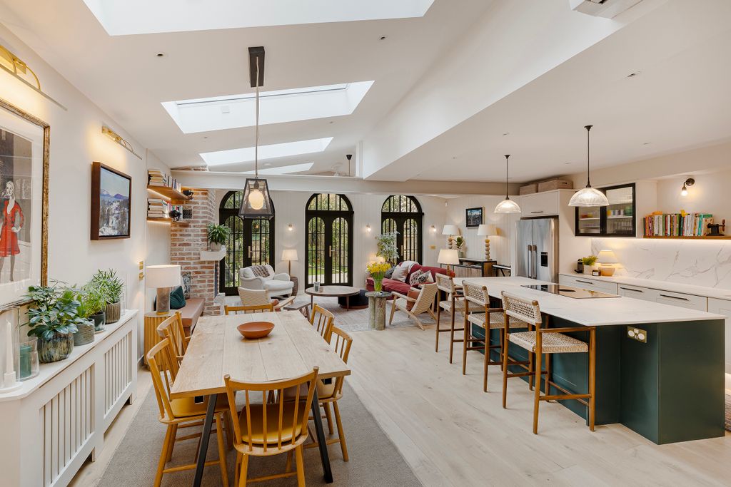 Property photo 1 of 24