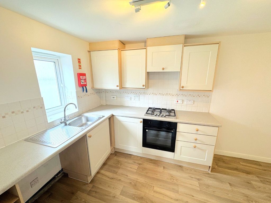 Property photo 2 of 9 Picture No. 18