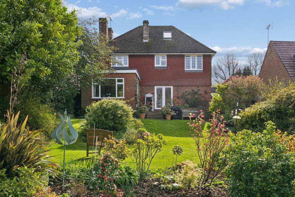 Property photo 2 of 23