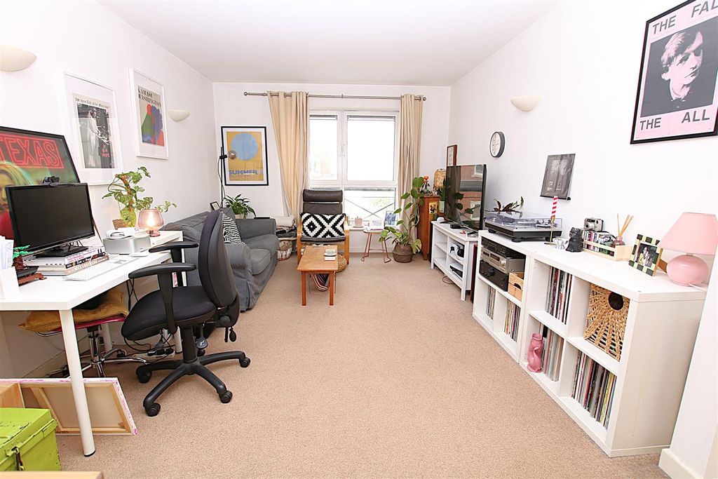 Property photo 2 of 11 Img_8053.Jpg