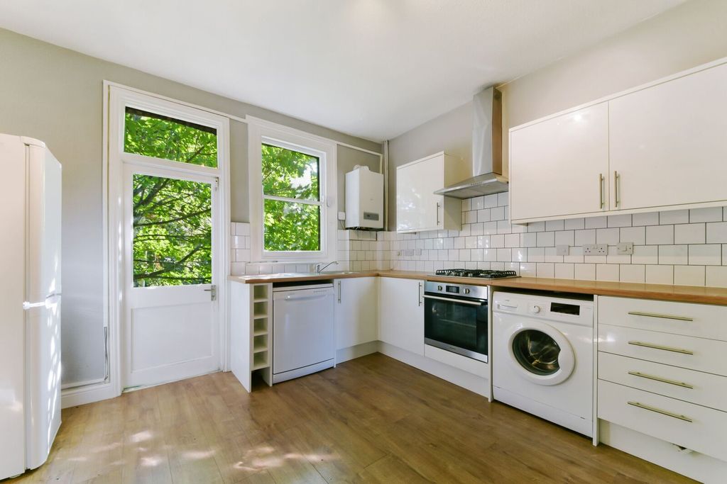 Property photo 1 of 14 Picture No. 05