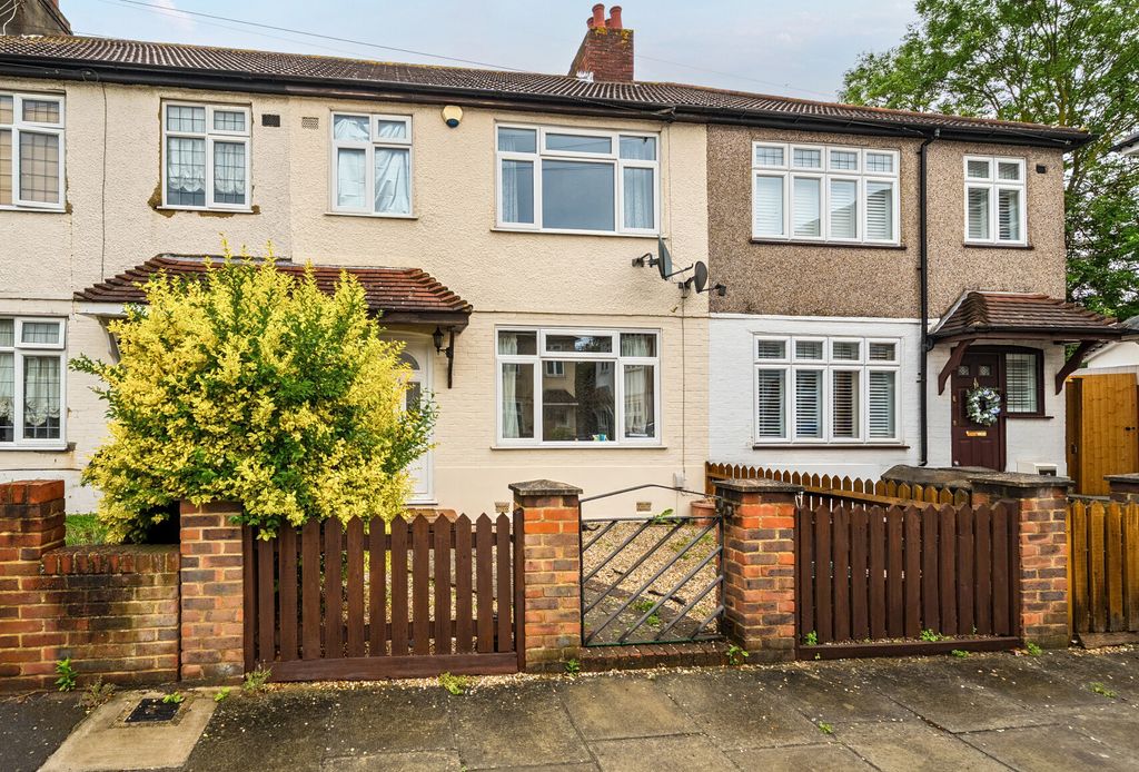 Property photo 1 of 18 1303906-2-6841582...