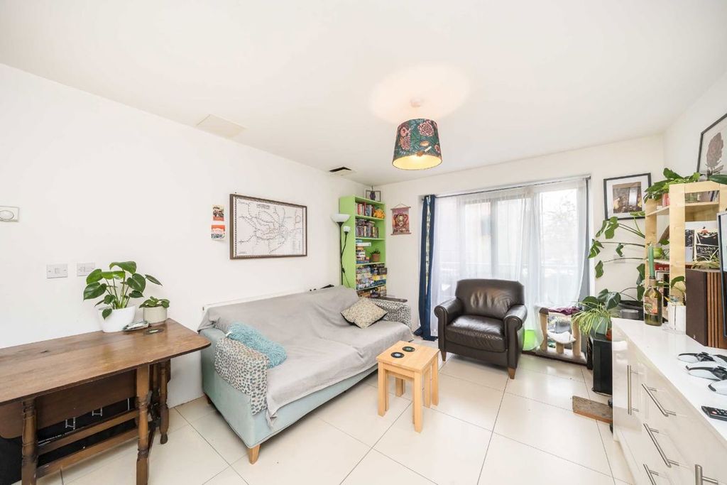 Property photo 2 of 6