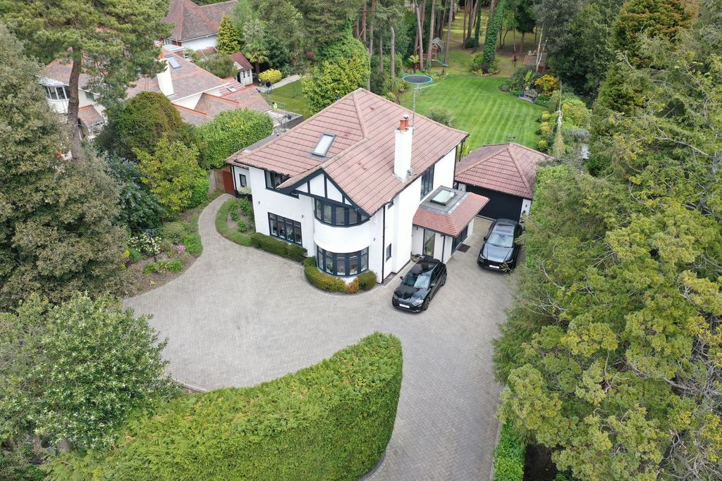 Property photo 2 of 40