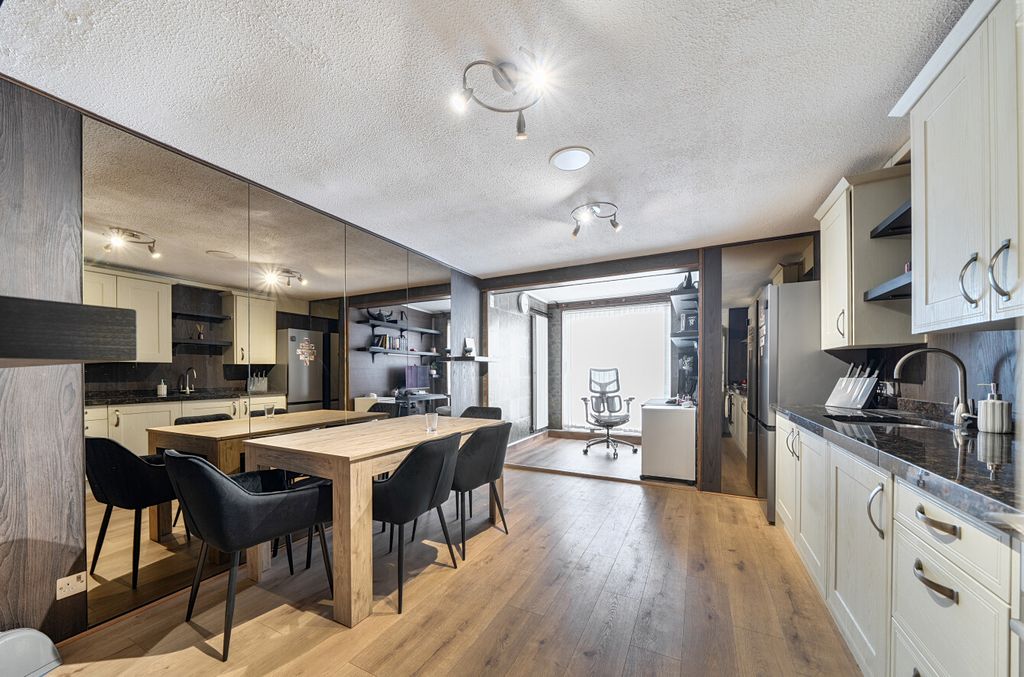 Property photo 1 of 17 Kitchen/Dining Room