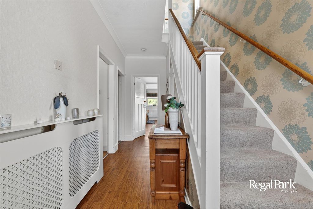 Property photo 3 of 29 Entrance Hall