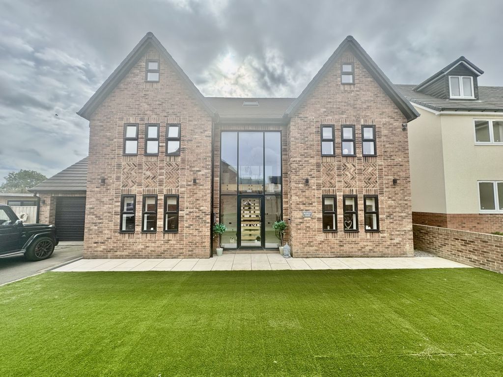 Property photo 1 of 62 Img_8847