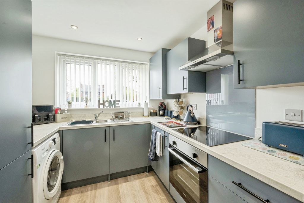 Property photo 2 of 16