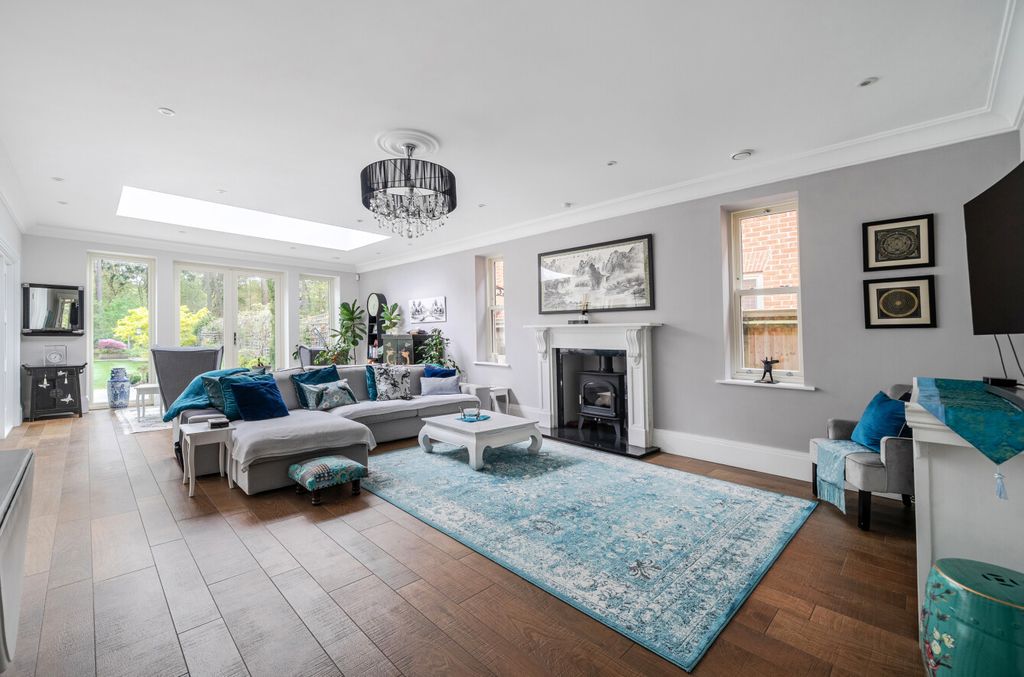 Additional image 2 of 6 bed detached house for saleWaterloo Road, Crowthorne, Berkshire RG45