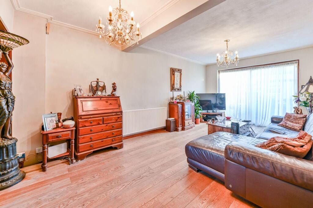 Property photo 3 of 19