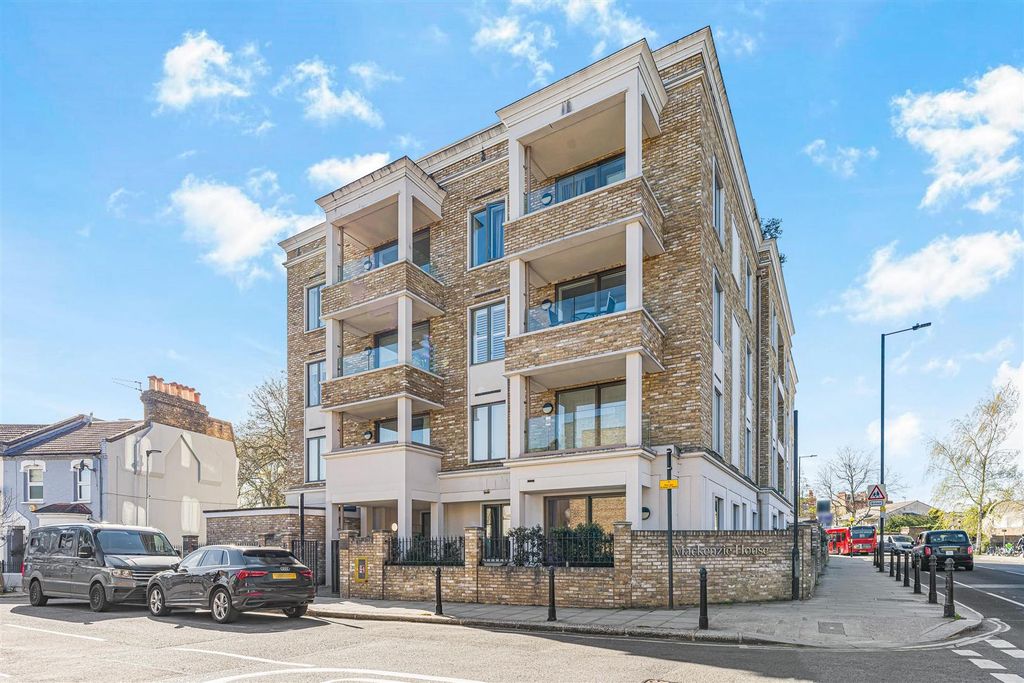 Property photo 1 of 10 Mackenzie House.Jpg