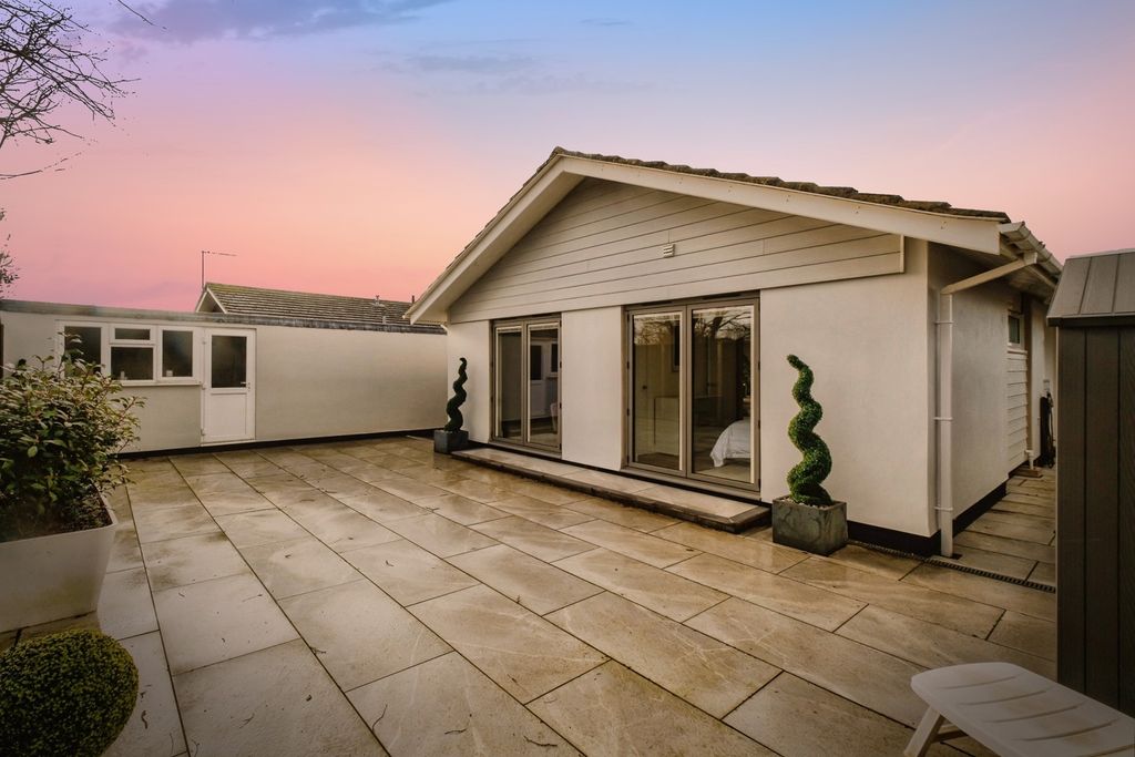 Property photo 3 of 24 Pbox-Img.Jpg