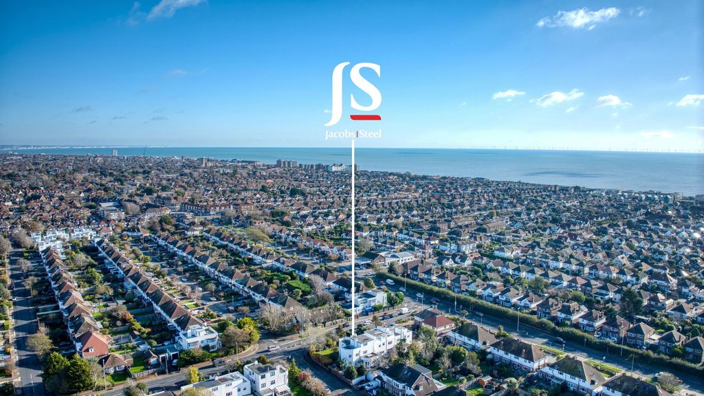 Property photo 2 of 22