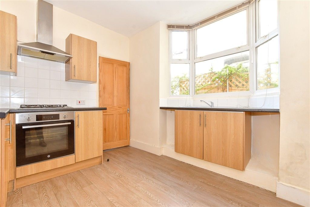 Property photo 3 of 9 Kitchen
