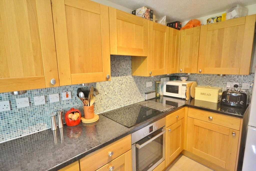 Property photo 2 of 10 Kitchen