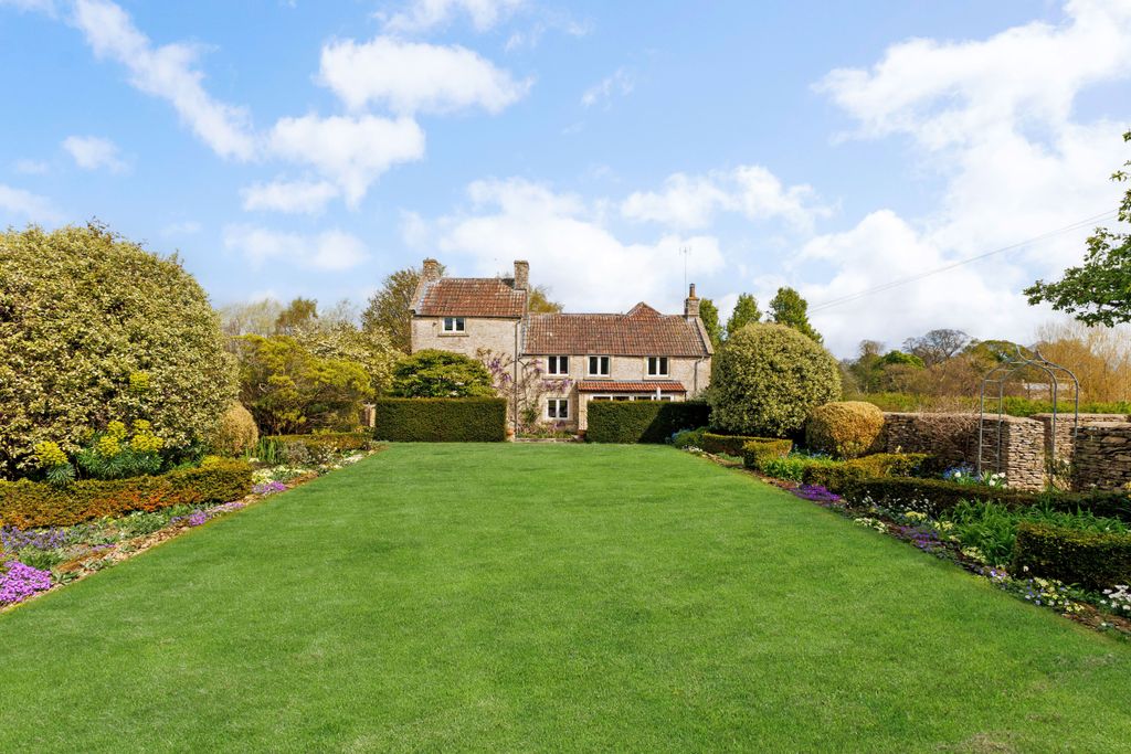 Property photo 3 of 20