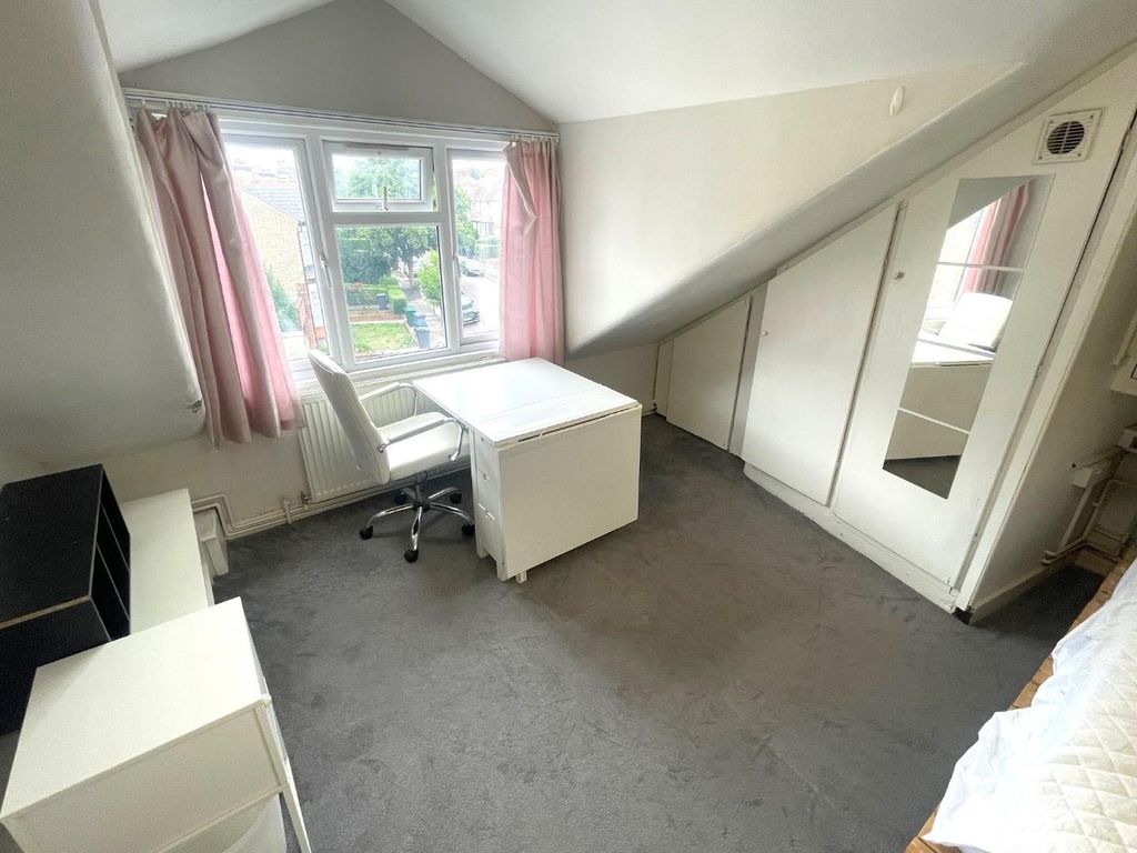 Property photo 1 of 7 New Living 1.Jpg