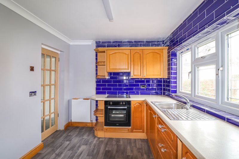 Property photo 3 of 12 Kitchen