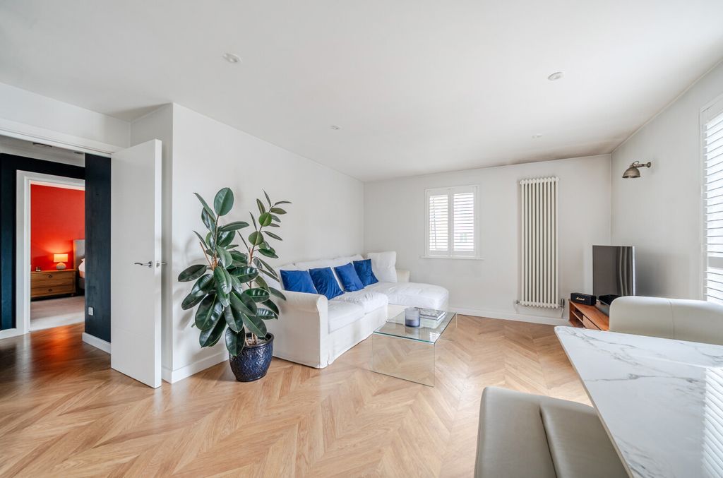 Property photo 3 of 19 1514549-4-1A06150...