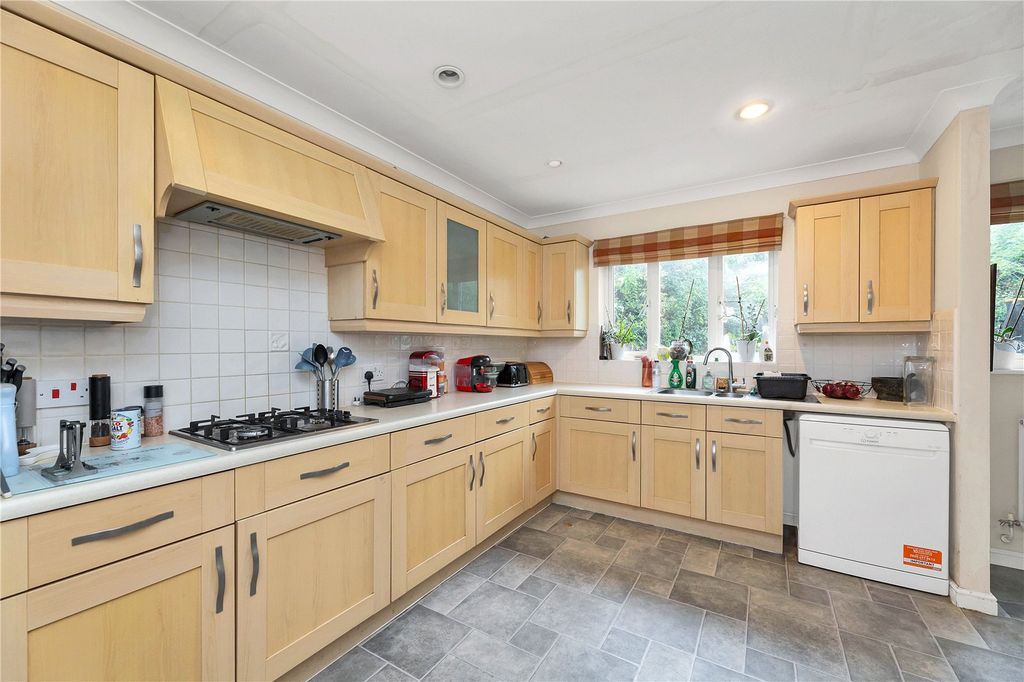 Property photo 3 of 14 Picture No. 06