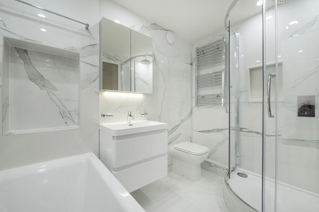 Property photo 3 of 13 12 CH Bathroom 1