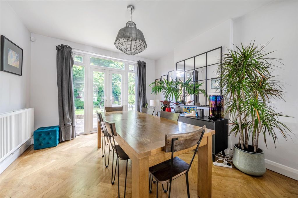 Property photo 3 of 21 Dining Space