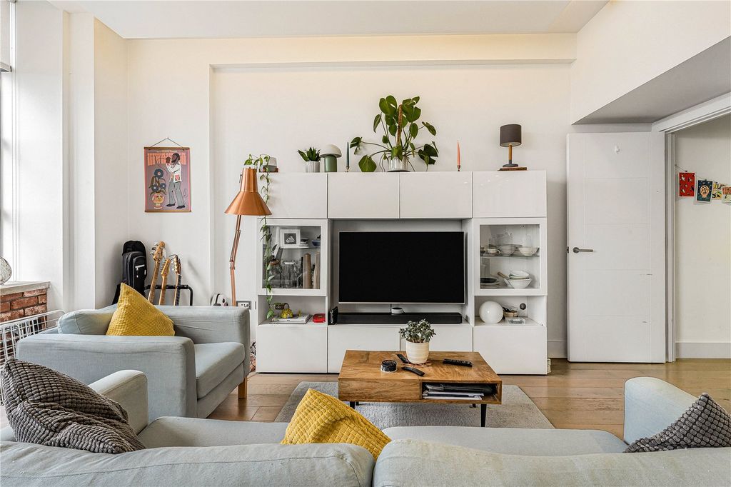 Property photo 3 of 18 Open Plan Living