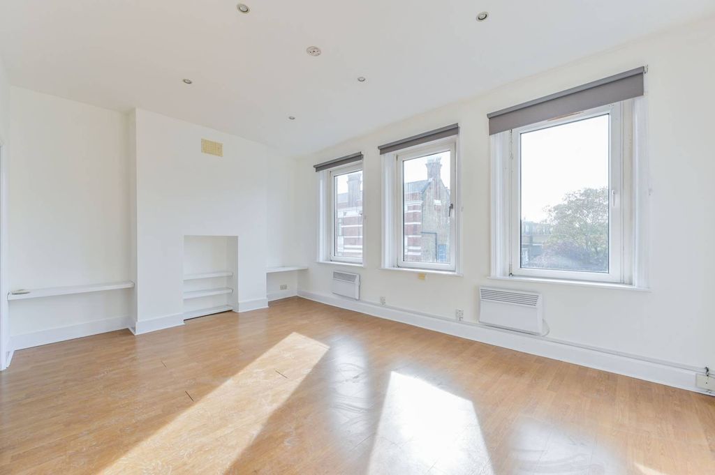 Property photo 2 of 7