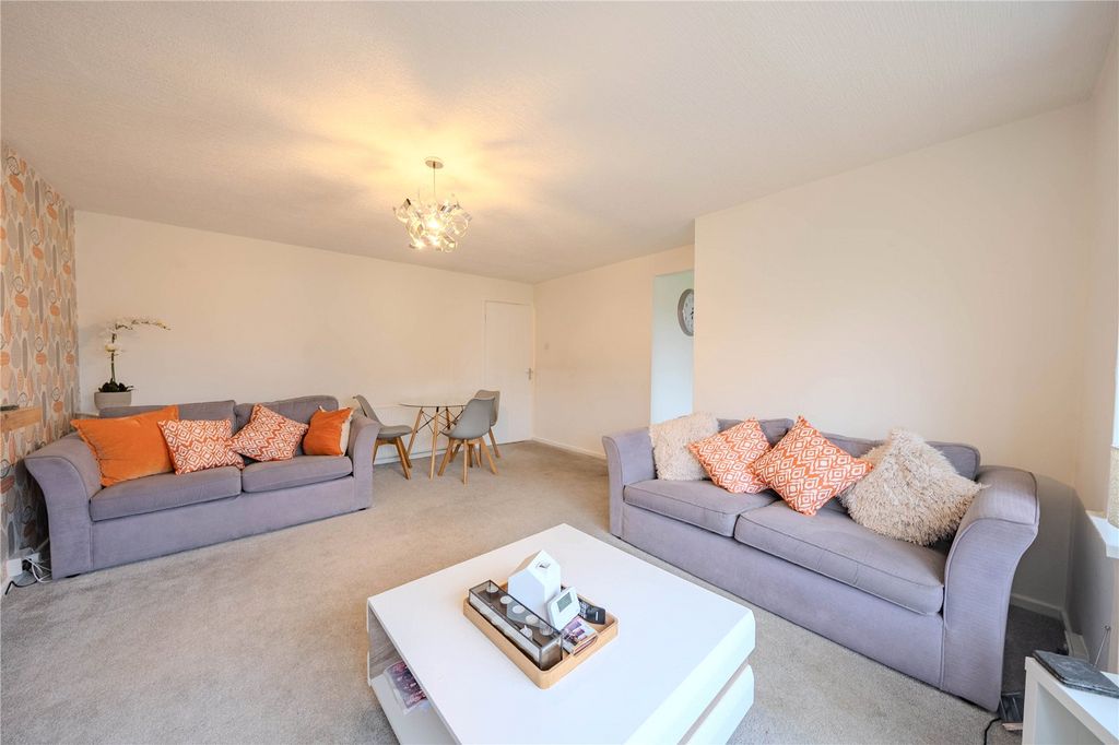 Property photo 2 of 16 Picture No. 28