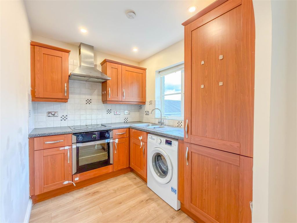 Property photo 2 of 17 Image00006.Jpg