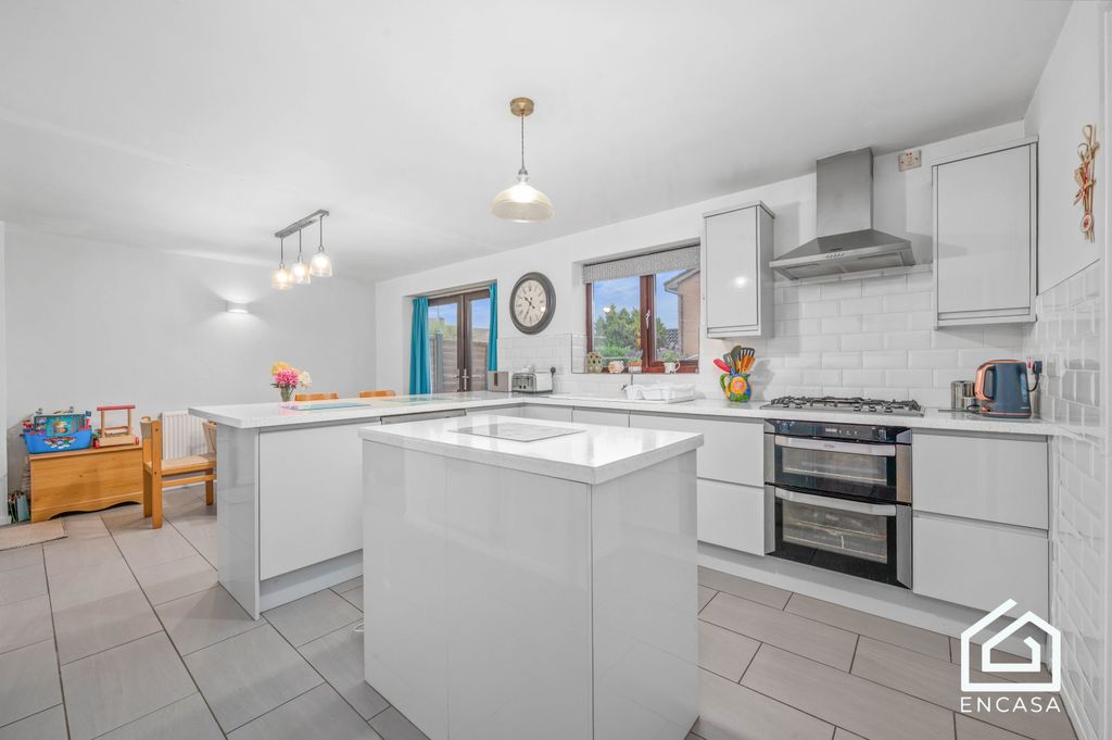 Property photo 2 of 18