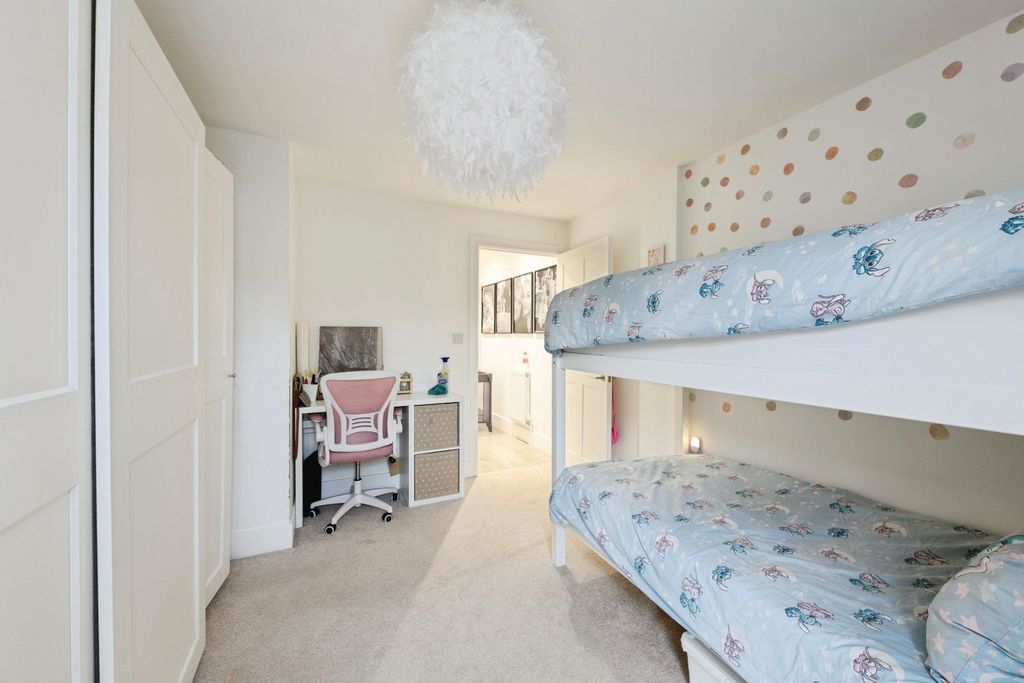 Additional image 14 of 2 bed flat for saleFairdene Road, Coulsdon CR5