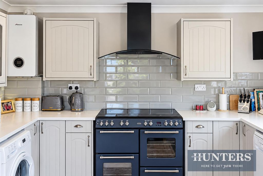 Property photo 3 of 15 Kitchen 3.Png