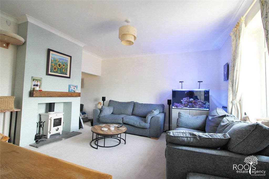 Property photo 3 of 13 Picture No. 02