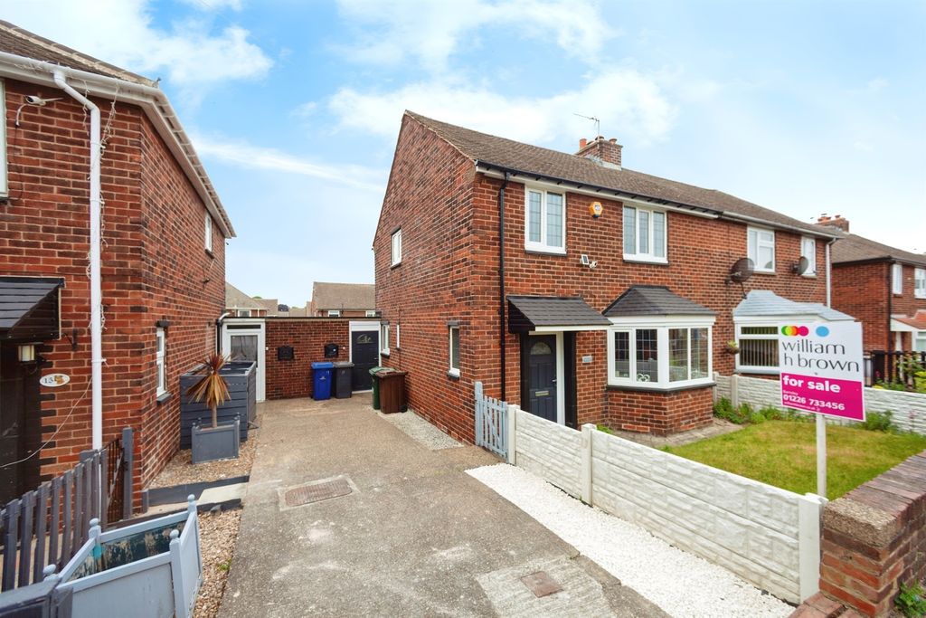 Property photo 2 of 17