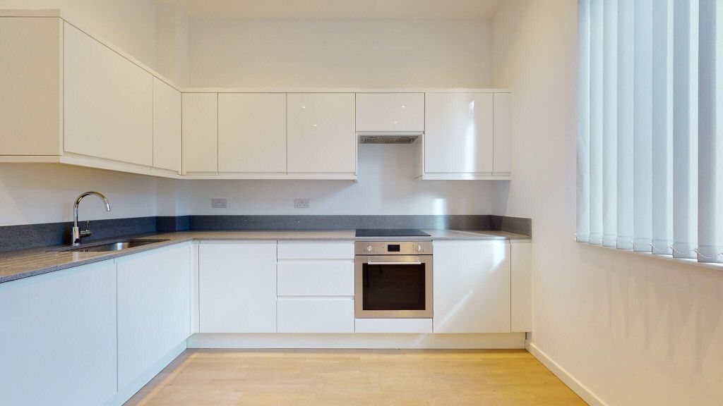 Property photo 2 of 11 Kitchen