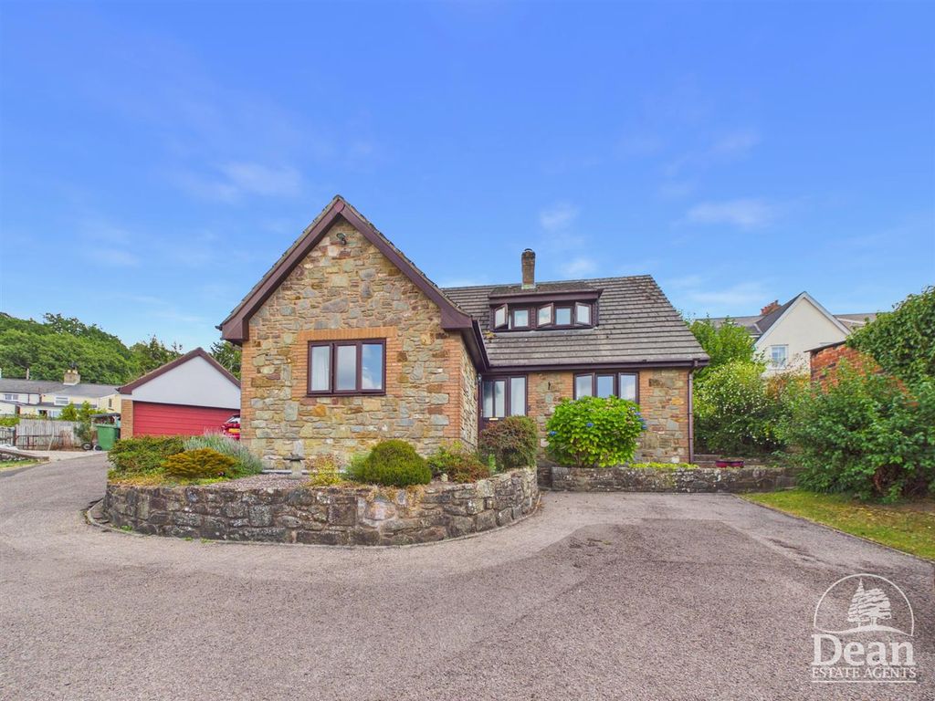 Property photo 1 of 33