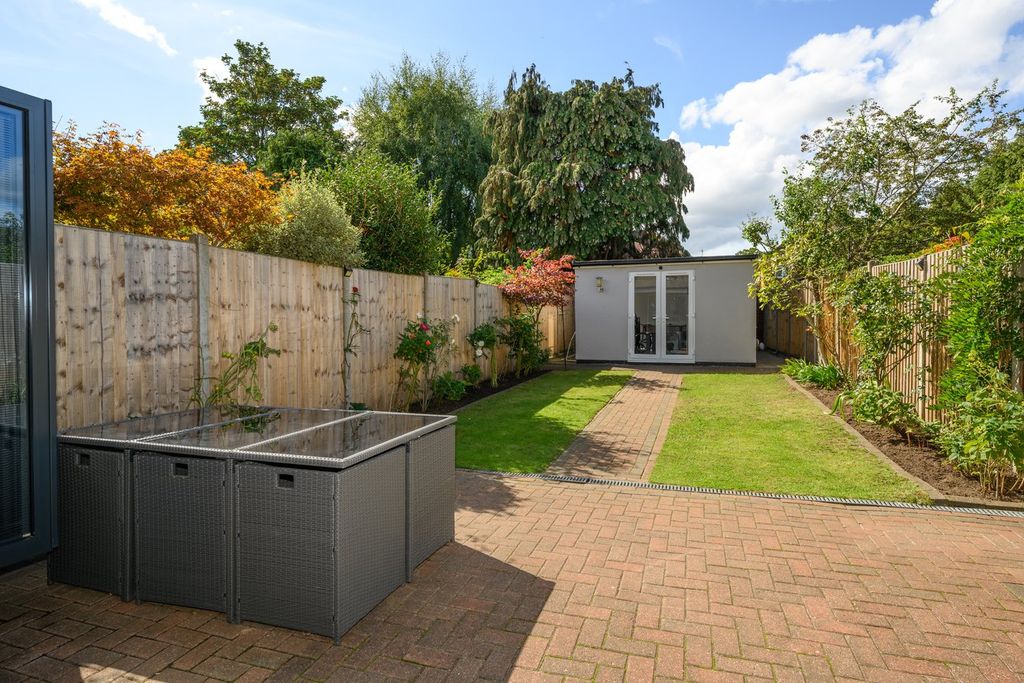 Property photo 3 of 20