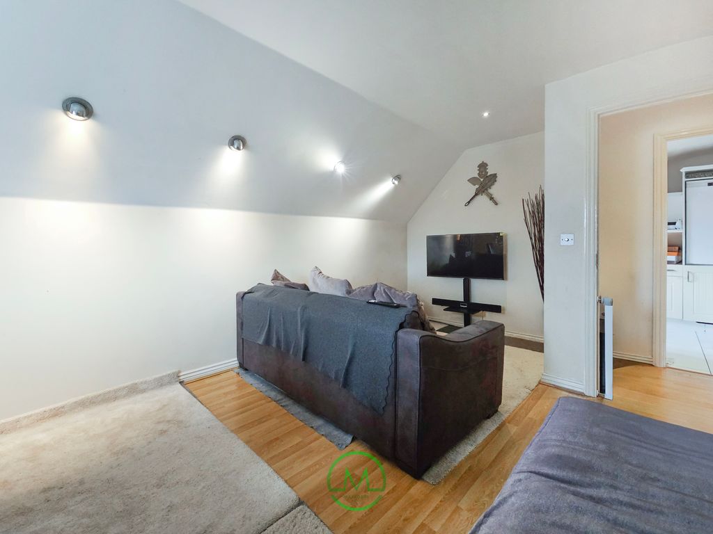 Property photo 3 of 12 Gallery