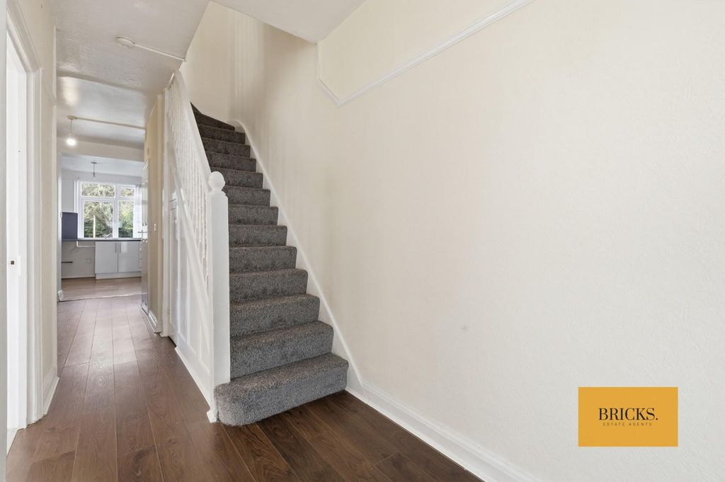 Property photo 2 of 29