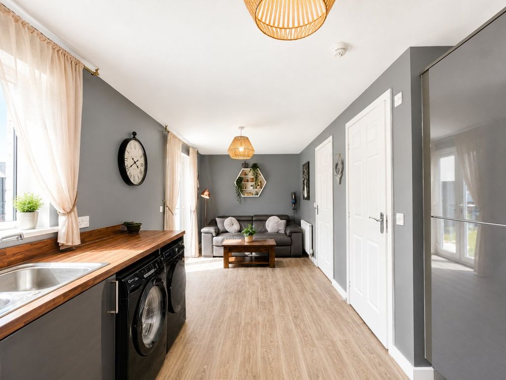 Additional image 8 of 3 bed detached house for sale93 Dalwhamie Street, Kinross KY13