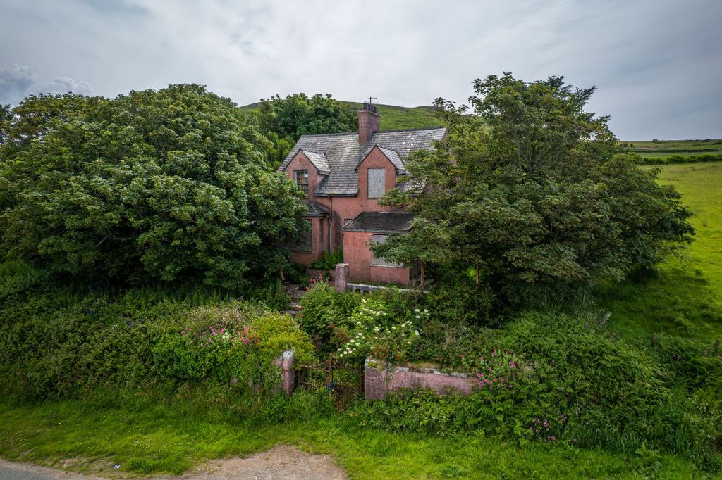 Property photo 3 of 42