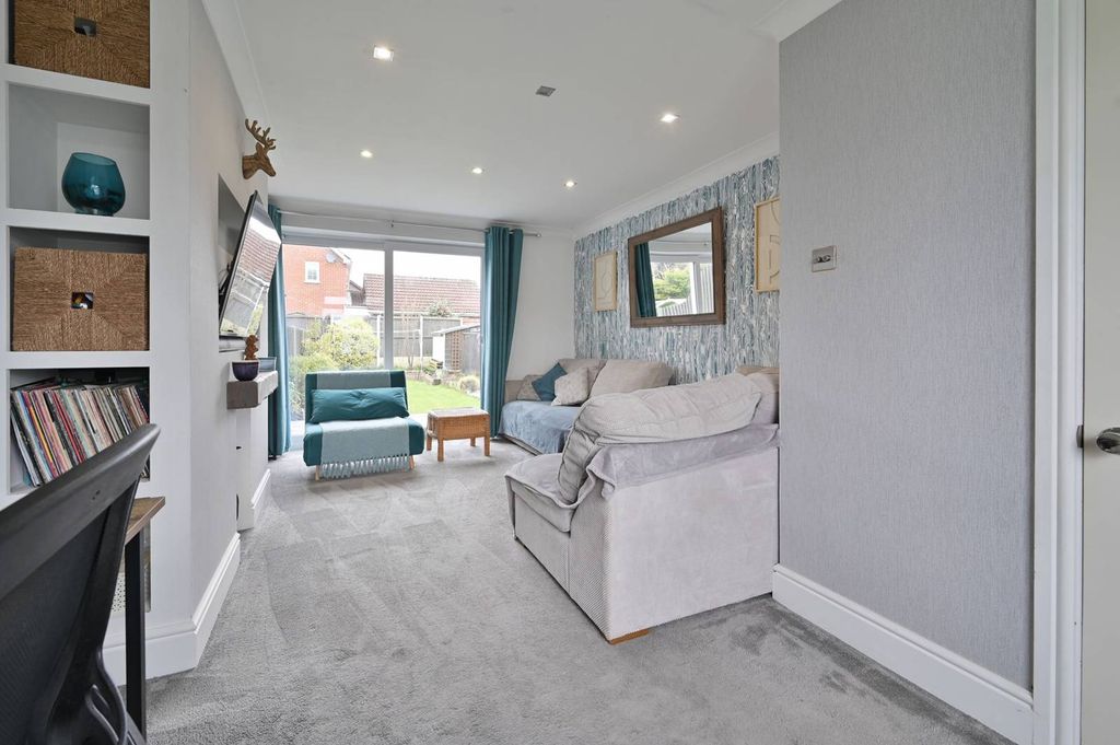 Property photo 3 of 21