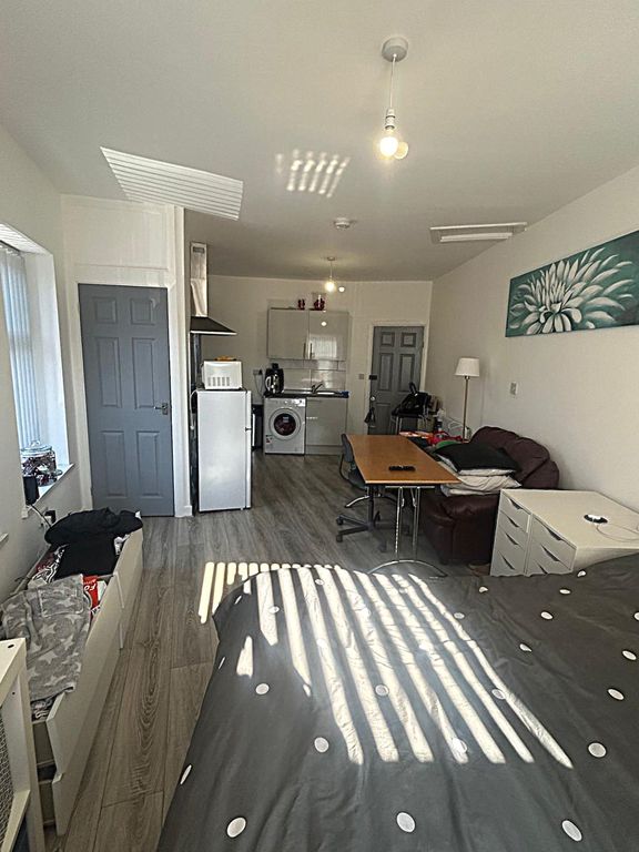 Property photo 1 of 5