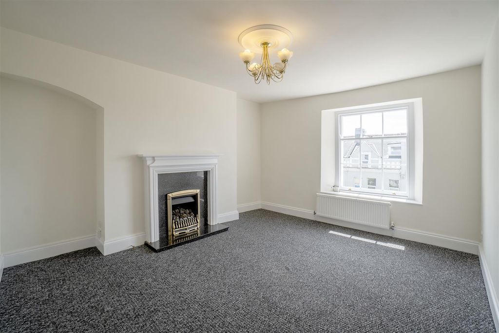 Property photo 2 of 8 Living.Jpg